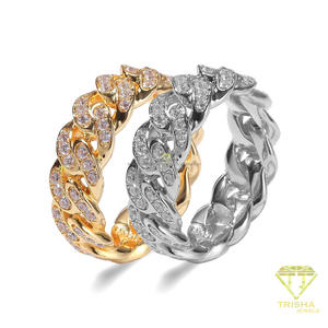 Elegante anillo de banda con diamantes cultivados en laboratorio de plata de ley 925 con apariencia de tono dorado para colecciones de joyería premium. - Product Image 2