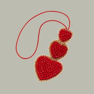 Ornement suspendu en forme de double cœur rouge – Décoration en perles de cristal et broderie Zari dorée pour la Saint-Valentin, les mariages et la décoration de cadeaux - Product Image 4