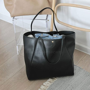 Sac à bandoulière pour femmes, design léger et durable, adapté au travail, aux voyages, aux tenues décontractées et aux occasions spéciales - Product Image 4