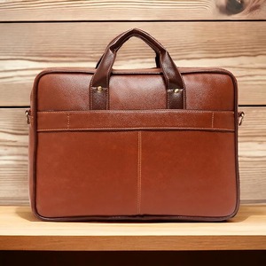 Bolso Mensajero Cuadrado de Cuero Genuino Hecho a Mano para Hombre - Bolso Cruzado Clásico de Bajo Costo para Portátil, Oficina y Viajes - Product Image 3