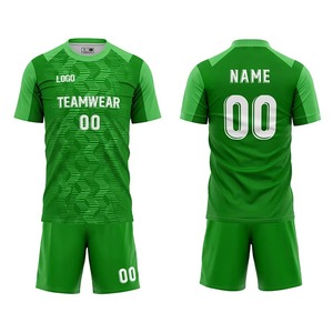 Tenue de football en promotion – Ensemble respirant personnalisable pour le football, disponible dans toutes les couleurs - Product Image 1