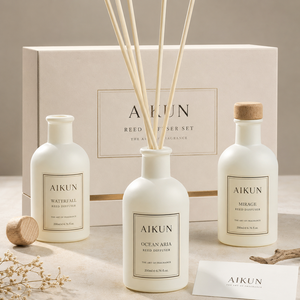 ชุดน้ำหอมปรับอากาศ AIKUN Luxury Multi Fragrance กลิ่นหอมหลากหลาย บรรจุภัณฑ์ของขวัญสีขาวด้าน พร้อมก้านไม้หอม สำหรับโปรโมชั่นช่วงเทศกาล - Product Image 1