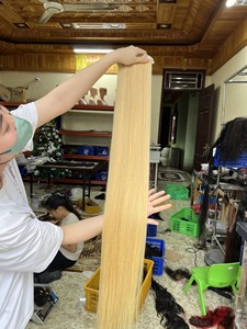 613 cheveux humains vierges blonds 613 faisceaux de cheveux alignés sur les cuticules avec des cheveux humains vierges blonds frontaux 613 faisceaux avec fermeture - Product Image 6