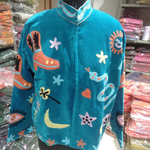 Veste en velours brodée, style ethnique moderne, travail artisanal Suzani, motif floral, manteau d'hiver de créateur, vente en gros B2B, export, vêtements d'extérieur personnalisés - Product Image 1