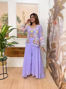 Ensemble trois pièces prêt-à-porter pour femme, style indo-occidental : veste koti brodée Georgette, chemisier cousu et pantalon palazzo élastique. - Product Image 3