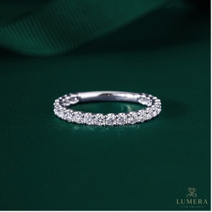 แหวนเพชรเลี้ยงในห้องปฏิบัติการแบบครึ่งวง ขายส่งจากโรงงาน ทองคำขาว 14K 18K ทรงกลม สำหรับงานแต่งงานและวันครบรอบสำหรับผู้หญิง - Product Image 1