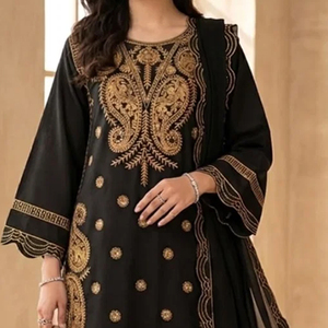Robe d'été pour femmes, style pakistanais, en nylon et viscose, à motifs floraux, respirante et douce pour la peau, pour un usage quotidien, vente en gros de vêtements Salwar Kameez - Product Image 2
