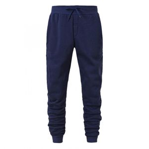 2026 Wholesale High Quality <b>Men</b> Solid Winter Streetwear Hooded Tracksuits Moisture Wicking Cotton Material Long Workouts OEM - Product Image 3
