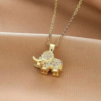 Collier pendentif animal pour femme avec finition plaquée or véritable 18 carats, incrustation de zircon et chaîne en câble