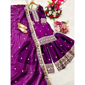 Robes de mariée violettes de créateur WW, taille L, élégantes pour les fêtes, ensemble haut-sarara et magnifique dupatta - Product Image 6