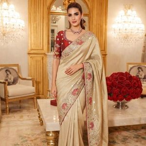 Sari en soie Kanjivaram pure avec broderie lourde C-Pallu, sequins et travail manuel de diamants, avec blouse de créateur par Royal Export - Product Image 5