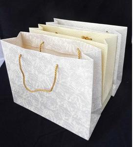 Bolsas de papel impresas con logotipo personalizado para regalos minoristas y branding OEM, venta al por mayor, marca privada, calidad de exportación a nivel mundial - Product Image 2
