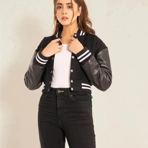 แจ็คเก็ตหนังทรงครอปแบบวาร์ซิตี้สีดำสำหรับผู้หญิง รุ่นยอดนิยม - Product Image 1