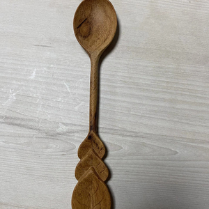 Cuchara de Madera Tallada a Mano con Forma de Hoja de Árbol, Mango Largo, Ecológica, Regalo para Cualquier Ocasión, Decoración para Cocina, Mesa de Comedor, Multifuncional - Product Image 1