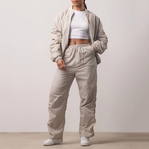 Survêtements d'hiver pour femmes en gros, coupe régulière, coupe-vent, respirants, en polaire, avec cordon de serrage, pantalons décontractés sportifs - Product Image 1