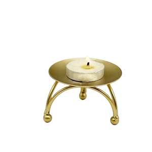 Portavelas pequeño creativo de hierro fundido de metal - Product Image 2