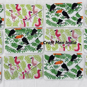 Tropical Parrot Bird Seed Beaded Crossbody Chain Clutch Boho Bolso Moda Lienzo Vacaciones - Product Image 1