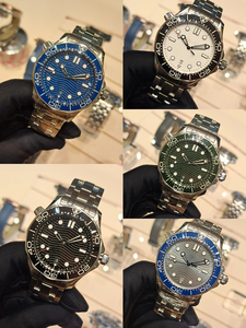 Reloj Mecánico Automático de Edición Superior de Fábrica con Correa de Acero Inoxidable, Esfera con Patrón de Ondas Luminosas y Cristal de Zafiro - Product Image 3