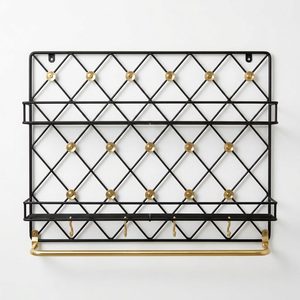 Estante de pared de latón negro SS202 hecho a mano con diseño de roseta, 60 cm, unidad de pared de latón Saira tres en uno para decoración del hogar, hoteles y bodas - Product Image 3