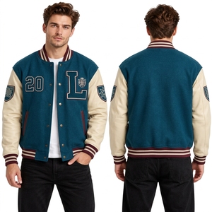 Chaqueta Universitaria Personalizada Color Borgoña para Hombre con Parche de Escudo Verde y Detalles de la Universidad Heritage - Product Image 3