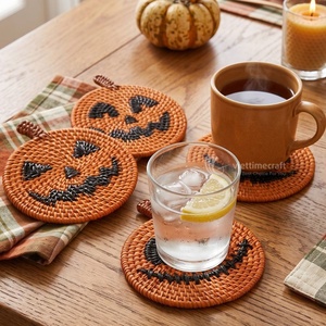 Ensemble de 4 tapis ronds réutilisables en rotin, motif citrouille et Jack-O'-Lantern, écologiques, pour la décoration de table d'automne et d'Halloween - Product Image 3