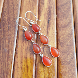 Boucles d'oreilles pendantes longues en laiton plaqué argent avec pierres précieuses naturelles en cornaline, serties en clos, style bohème chic, cadeau pour femme - Product Image 5