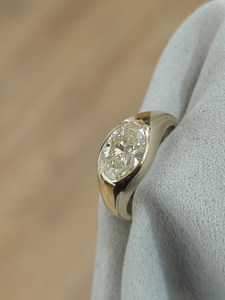 Anillo de banda solitario con diamante de corte ovalado de 1.02 CT cultivado en laboratorio East West para mujer, oro macizo de 14K, regalo de boda o promesa para amantes. - Product Image 2