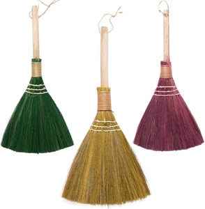 Escoba de Paja Vietnamita Premium, Auténtica Escoba Asiática Hecha a Mano con Cabezal de Material Natural de Hierba - Product Image 3