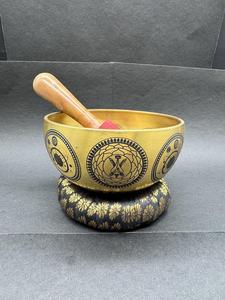 Bol chantant de guérison sonore en métal artisanal avec mallette et coussin, idéal pour la méditation, la pleine conscience et le nettoyage des chakras, en gros - Product Image 3