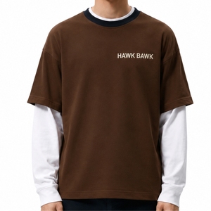 เสื้อยืดแขนยาวผู้ชายแบบสองชั้นทรงโอเวอร์ไซส์ สไตล์สตรีทแวร์ ทรงหลวม คอกลม ลำลอง แต่งขอบตัดกัน พิมพ์ลาย - Product Image 1