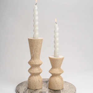 Ensemble de bougeoirs en pierre de travertin artisanale, design sablier, style intemporel, ajoute une lumière ambiante chaleureuse aux espaces modernes et élégants - Product Image 1