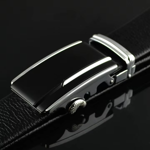 Cinturón Clásico de Cuero Genuino Premium para Hombre con Hebilla de Acero |   Cuero Vacuno Resistente, Transpirable e Impermeable, con Logotipo Personalizado Disponible - Product Image 3
