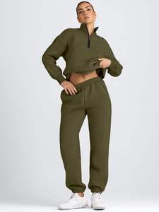 Conjunto deportivo de dos piezas para mujer, color verde oliva, sudadera con cremallera corta y pantalones jogger, ropa deportiva informal de lana para invierno, para el gimnasio. - Product Image 2