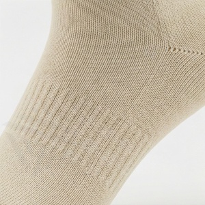 Chaussettes ras du cou unies 100 % coton respirantes tricotées style classique pour adulte, idéales pour le printemps et le quotidien - Product Image 5
