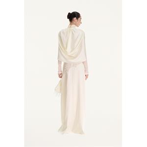 Nuevo Abrigo Largo para Mujer CALLISTA COCOON CAPE 200 Gramos Blanco Vietnam con Pliegues en Capas y Caída Elegante, Abrigos de Plumón para Mujer en Blanco - Product Image 1