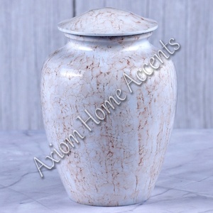 Elegante urna de cremación de aluminio hecha a mano con arte contemporáneo, urna de tributo de Axiom Home Accents - Product Image 3