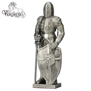 Veronese รูปแกะสลักเรซินสไตล์ยุโรปวาดด้วยมือหรูหราพร้อมดาบและโล่สำหรับศิลปะ & ของสะสมตกแต่งบ้าน - Product Image 2