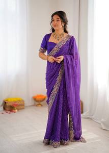 Sari en Faux Georgette de Créateur avec Broderie de Fil et de Paillettes, Imprimé Badhani, Sari Élégant pour Soirée avec Blouse en Soie - Product Image 2