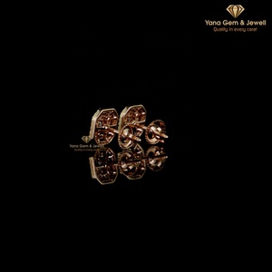 Boucles d'oreilles clous double halo taille émeraude 0,50 TCW pour femme en or rose massif 14K, diamant de laboratoire CVD couleur D-E-F, clarté VVS-VS - Product Image 4