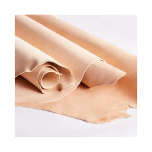 Peaux de vache brutes de qualité supérieure, peaux naturelles en vrac pour l'exportation, destinées aux tanneries commerciales et aux usines de cuir - Product Image 1