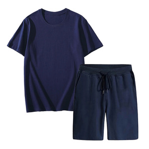 Nouvel ensemble streetwear surdimensionné pour homme, t-shirt à épaules tombantes et short assorti, design OEM, vêtements respirants. - Product Image 2