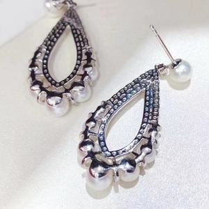 Nuevo Producto, Aretes de Plata de Ley 925 Comparable a Oro K con Perlas Naturales de 10-11 mm, Redondas, con Cristales de Alta Calidad - Product Image 3