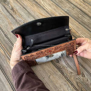 กระเป๋าคลัทช์หนังวัวแท้ลายดอกไม้รูปผีเสื้อ งานแฮนด์เมดสไตล์ตะวันตก - Product Image 4