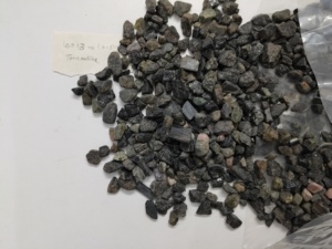 Lot de 13 pierres brutes de tourmaline violette naturelle pour la fabrication de bijoux - Product Image 5