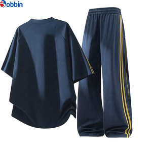 Conjunto Deportivo Unisex de Estilo Moderno, Negro, con Top de Manga Corta con Cierre de Media Cremallera y Rayas, Pantalones Holgados con Cordón Ajustable, Transpirable, Deportivo, para Verano - Product Image 3