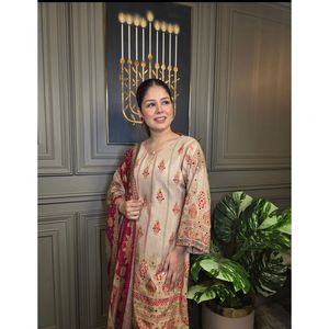 Beau haut pour femme et Dupatta fantaisie pour les fêtes-Ensemble élégant - Product Image 2