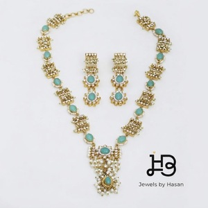 Ensemble de colliers en pierre vert menthe plaqué or antique en gros, ensemble de bijoux de mariée Kundan indiens personnalisés, fournisseur d'usine - Product Image 1