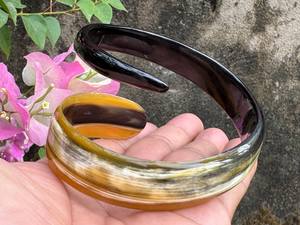 Conjunto de Brazaletes Modernos de Cuerno de Búfalo, Joyería Fina de Cuerno, Regalos - Product Image 2