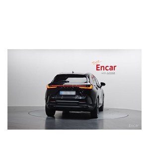 Lexus NX Premium 2024 con Volante a la Izquierda, Asientos de Cuero, Cámara Trasera, 6,898 km, 12 Meses de Garantía - Product Image 4