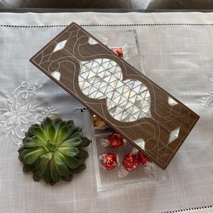 Caja de dulces de acrílico con incrustaciones de nácar y madera premium, hecha a mano, organizador de almacenamiento de dulces con incrustaciones de concha para un hogar elegante y decoración. - Product Image 3